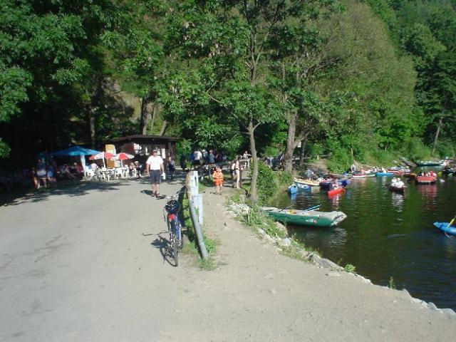 Vltava, lodě, červenec 2004 > DSC02431