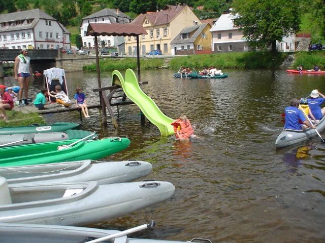 Vltava, lodě, červenec 2004 > DSC02444