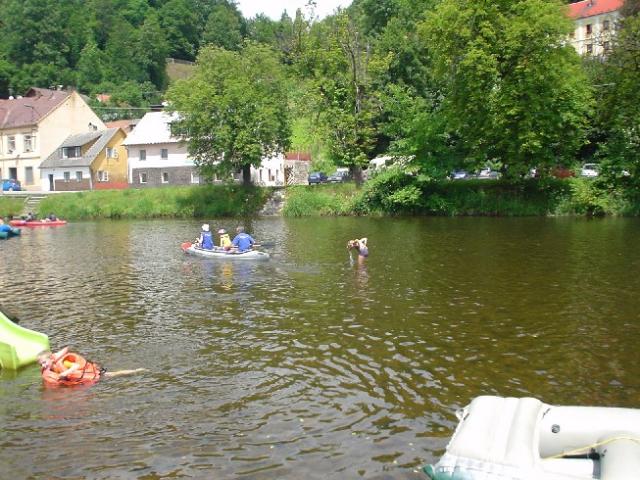 Vltava, lodě, červenec 2004 > DSC02446