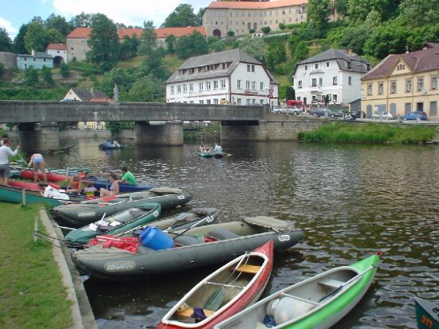 Vltava, lodě, červenec 2004 > DSC02457