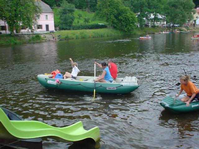Vltava, lodě, červenec 2004 > DSC02460