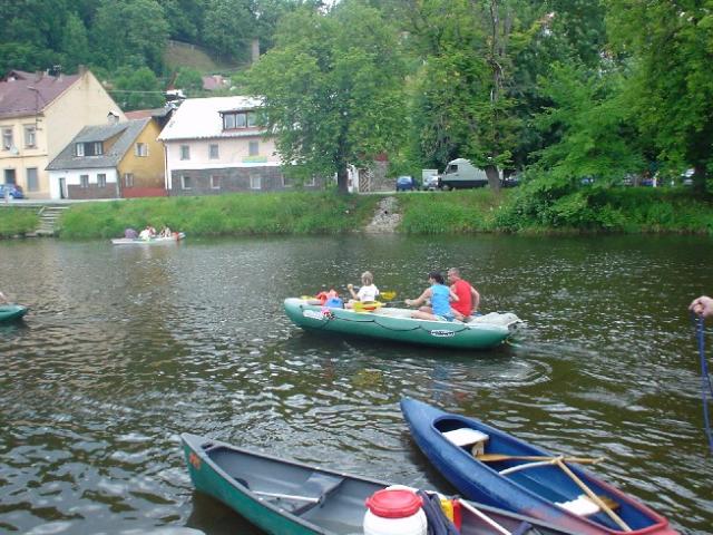 Vltava, lodě, červenec 2004 > DSC02461