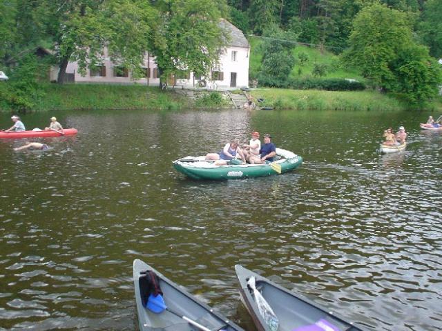 Vltava, lodě, červenec 2004 > DSC02464