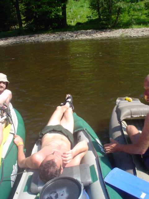 Vltava, hasiči, květen 2005 > DSC06753