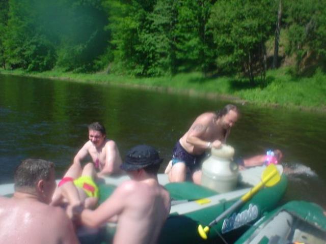 Vltava, hasiči, květen 2005 > DSC06764