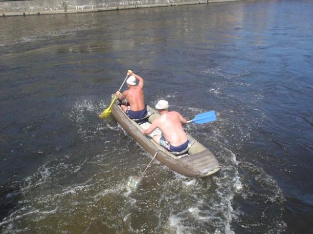 Vltava, hasiči, květen 2005 > DSC06835