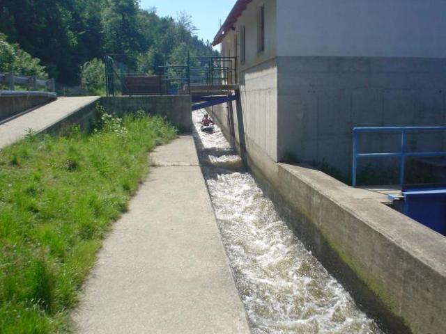 Vltava, hasiči, květen 2005 > DSC06837