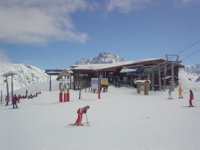 Les Menuires, Francie, duben 2005 > DSC06397