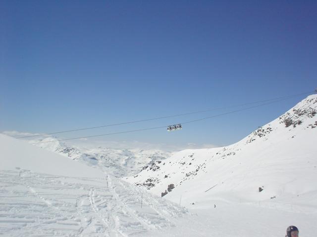Les Menuires, Francie, duben 2005 > DSC06423