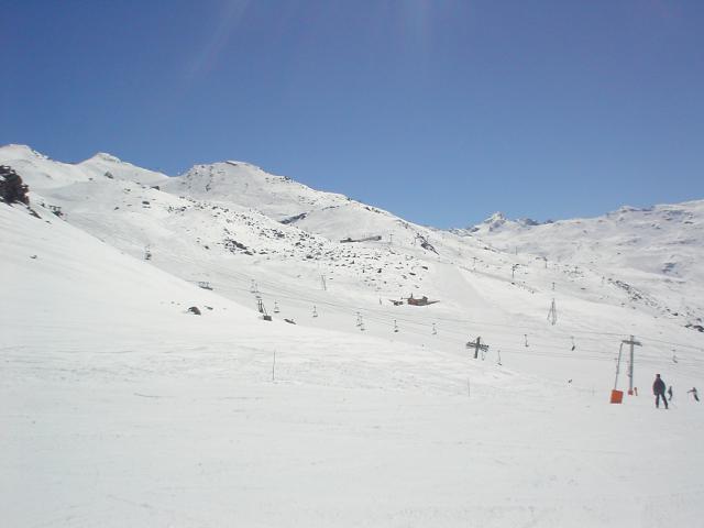 Les Menuires, Francie, duben 2005 > DSC06470