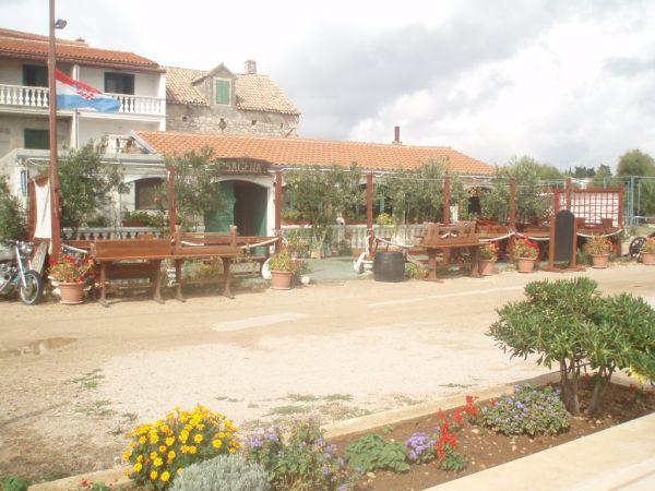 Chorvatsko, Šukošan, září 2007 > jachta 09-2007 471