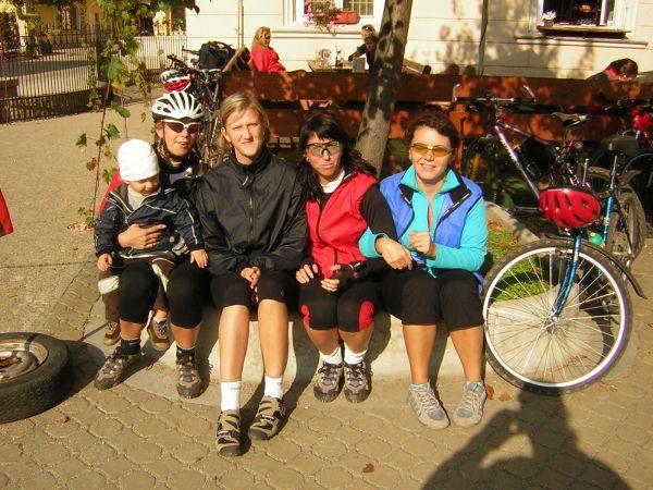 Morava, Znojmo, září 2007 > kola-zamek-sklipek (100)