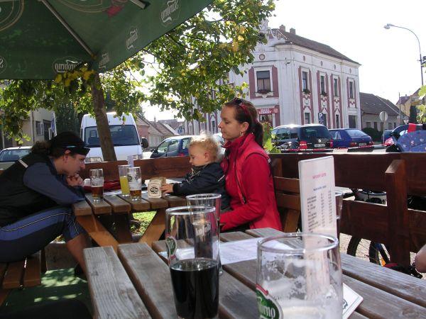 Morava, Znojmo, září 2007 > kola-zamek-sklipek (102)