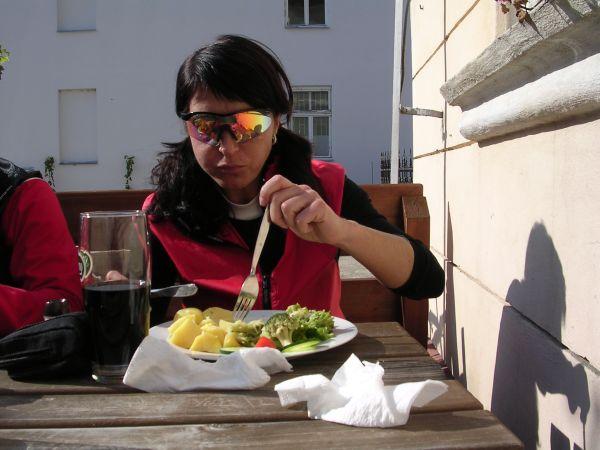 Morava, Znojmo, září 2007 > kola-zamek-sklipek (107)