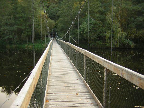 Morava, Znojmo, září 2007 > kola-zamek-sklipek (18)
