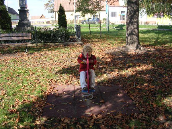 Morava, Znojmo, září 2007 > kola-zamek-sklipek (190)