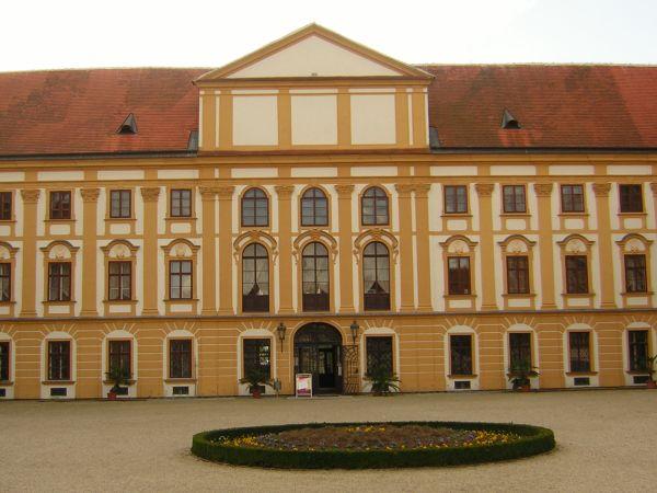Morava, Znojmo, září 2007 > kola-zamek-sklipek (197)
