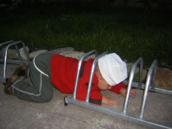 Morava, Znojmo, září 2007 > kola-zamek-sklipek (20)