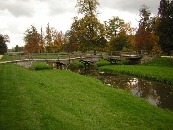 Morava, Znojmo, září 2007 > kola-zamek-sklipek (203)