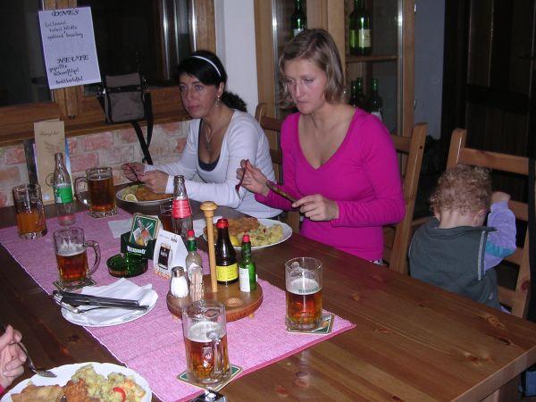 Morava, Znojmo, září 2007 > kola-zamek-sklipek (24)