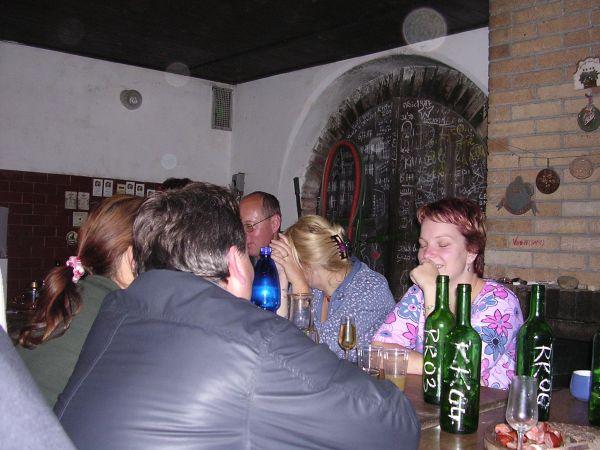 Morava, Znojmo, září 2007 > kola-zamek-sklipek (59)