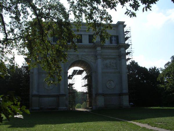 Morava, Znojmo, září 2007 > kola-zamek-sklipek (88)