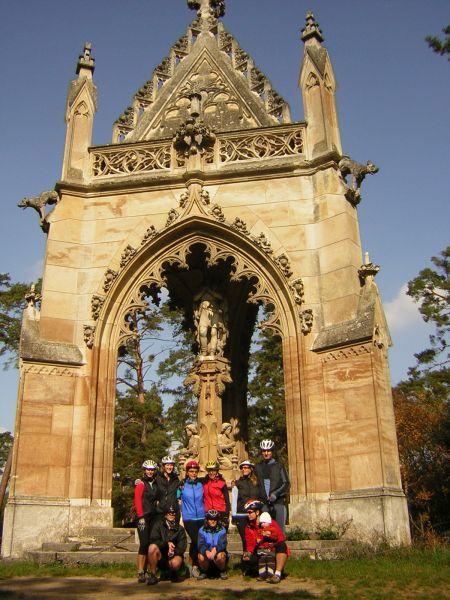 Morava, Znojmo, září 2007 > kola-zamek-sklipek (92)